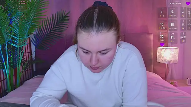 Snapshot of Mia__Peach chatting on January 22, 4:02 am Mia Peach online show from January 22, 4:02 am