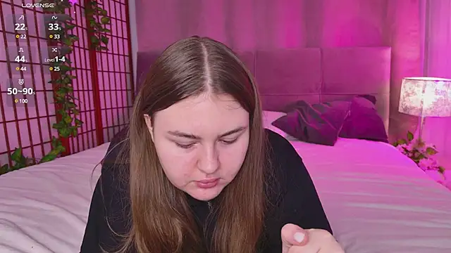 Snapshot of Mia__Peach chatting on February 21, 9:00 pm Mia Peach online show from February 21, 9:00 pm