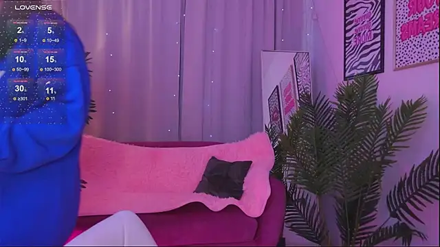 Snapshot of Mia__Peach chatting on March 6, 4:19 am Mia Peach online show from March 6, 4:19 am