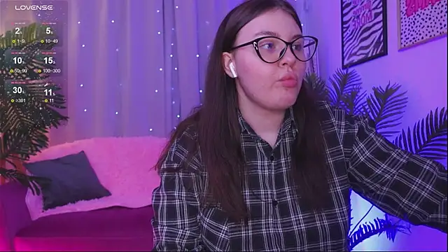 Snapshot of Mia__Peach chatting on March 7, 9:38 pm Mia Peach online show from March 7, 9:38 pm