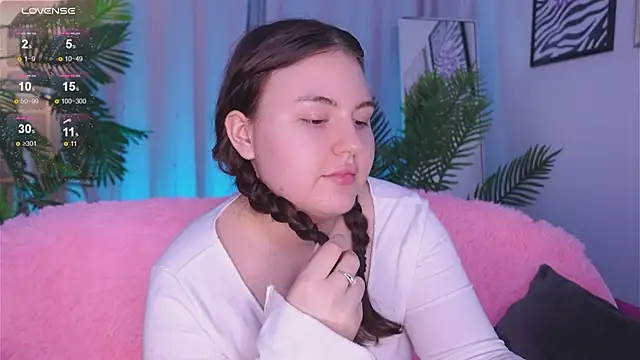 Snapshot of Mia__Peach chatting on March 14, 12:10 am Mia Peach online show from March 14, 12:10 am