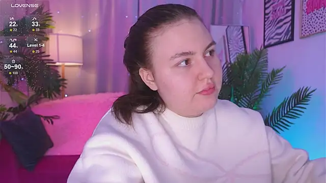 Snapshot of Mia__Peach chatting on March 23, 12:36 am Mia Peach online show from March 23, 12:36 am