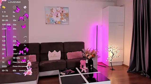 SweetAmeliaaa online show from May 14, 7:42 pm