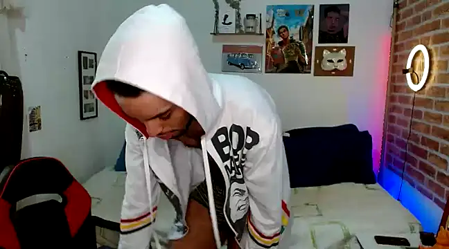 Snapshot of colinbrown chatting on February 12, 1:59 pm colinbrown online show from February 12, 1:59 pm