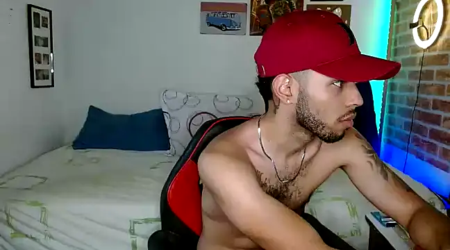 Snapshot of colinbrown chatting on February 13, 6:38 pm colinbrown online show from February 13, 6:38 pm