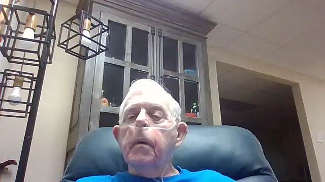 Snapshot of bootlegmanz chatting on May 1, 9:41 pm bootlegmanz online show from May 1, 9:41 pm