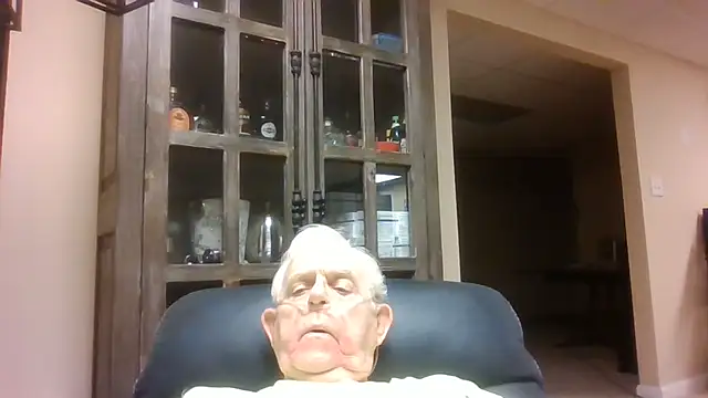 Snapshot of bootlegmanz chatting on May 29, 3:21 pm bootlegmanz online show from May 29, 3:21 pm