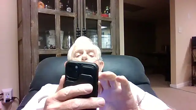 Snapshot of bootlegmanz chatting on May 30, 3:31 pm bootlegmanz online show from May 30, 3:31 pm