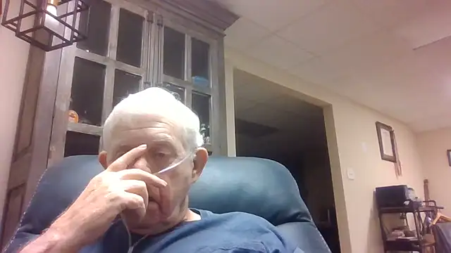 Snapshot of bootlegmanz chatting on May 31, 2:57 pm bootlegmanz online show from May 31, 2:57 pm