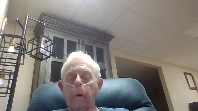 Snapshot of bootlegmanz chatting on May 31, 7:37 pm bootlegmanz online show from May 31, 7:37 pm
