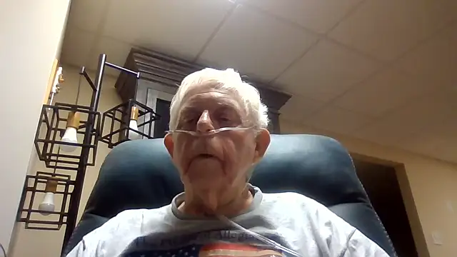 Snapshot of bootlegmanz chatting on June 20, 10:34 pm bootlegmanz online show from June 20, 10:34 pm
