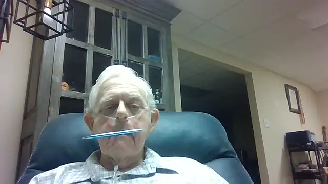 Snapshot of bootlegmanz chatting on July 7, 12:53 pm bootlegmanz online show from July 7, 12:53 pm