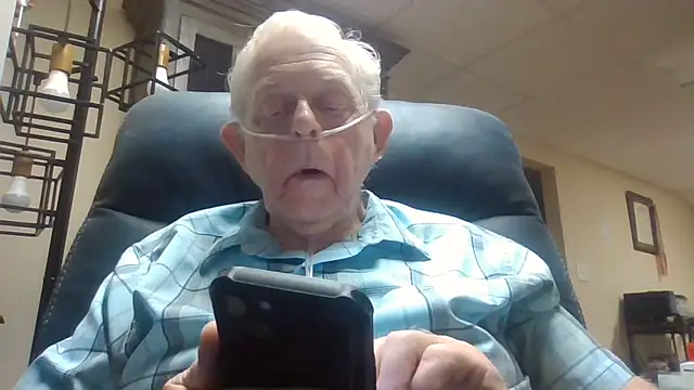 Snapshot of bootlegmanz chatting on July 14, 3:51 pm bootlegmanz online show from July 14, 3:51 pm