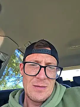 Snapshot of TheSouthernKing chatting on September 15, 7:19 am TheSouthernKing online show from September 15, 7:19 am