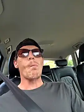 Snapshot of TheSouthernKing chatting on October 11, 9:41 am TheSouthernKing online show from October 11, 9:41 am