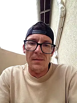 Snapshot of TheSouthernKing chatting on December 17, 9:59 am TheSouthernKing online show from December 17, 9:59 am