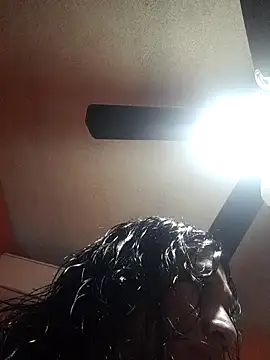 Snapshot of miicheele32 chatting on January 1, 9:09 pm miicheele32 online show from January 1, 9:09 pm