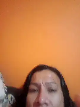 Snapshot of miicheele32 chatting on January 12, 8:25 pm miicheele32 online show from January 12, 8:25 pm