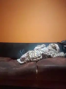 Snapshot of miicheele32 chatting on January 16, 4:28 pm miicheele32 online show from January 16, 4:28 pm