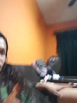 Snapshot of miicheele32 chatting on January 19, 9:33 am miicheele32 online show from January 19, 9:33 am