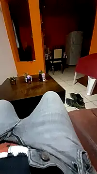 Snapshot of miicheele32 chatting on January 22, 7:03 am miicheele32 online show from January 22, 7:03 am