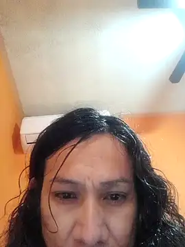 Snapshot of miicheele32 chatting on January 27, 8:39 pm miicheele32 online show from January 27, 8:39 pm