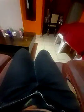 Snapshot of miicheele32 chatting on January 29, 7:46 am miicheele32 online show from January 29, 7:46 am