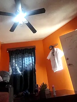 Snapshot of miicheele32 chatting on January 30, 7:59 pm miicheele32 online show from January 30, 7:59 pm