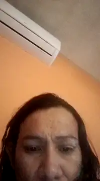 Snapshot of miicheele32 chatting on February 2, 7:04 pm miicheele32 online show from February 2, 7:04 pm