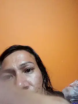 Snapshot of miicheele32 chatting on February 4, 6:57 am miicheele32 online show from February 4, 6:57 am