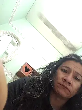 Snapshot of miicheele32 chatting on February 5, 7:42 pm miicheele32 online show from February 5, 7:42 pm