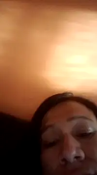 Snapshot of miicheele32 chatting on February 6, 12:11 am miicheele32 online show from February 6, 12:11 am