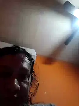 Snapshot of miicheele32 chatting on February 8, 8:09 am miicheele32 online show from February 8, 8:09 am