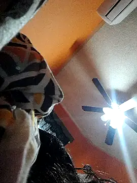 Snapshot of miicheele32 chatting on February 23, 4:02 pm miicheele32 online show from February 23, 4:02 pm