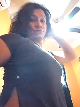 Snapshot of miicheele32 chatting on September 29, 6:24 pm miicheele32 online show from September 29, 6:24 pm