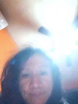 Snapshot of miicheele32 chatting on October 7, 9:06 am miicheele32 online show from October 7, 9:06 am