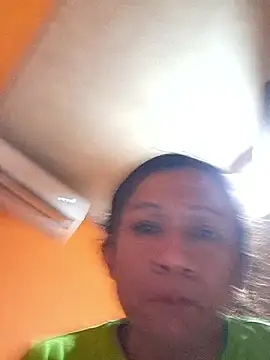 Snapshot of miicheele32 chatting on October 14, 8:26 am miicheele32 online show from October 14, 8:26 am