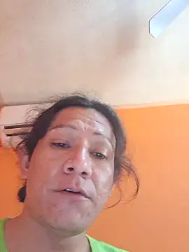 Snapshot of miicheele32 chatting on October 18, 8:31 pm miicheele32 online show from October 18, 8:31 pm