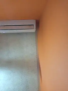 Snapshot of miicheele32 chatting on October 26, 9:04 am miicheele32 online show from October 26, 9:04 am