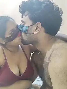 IND COUPLE1 online show from December 22, 11:09 pm