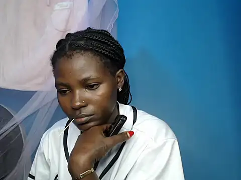 TrishaKalid online show from November 18, 8:02 pm