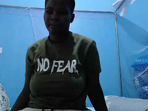 Snapshot of TrishaKalid chatting on February 14, 6:21 am TrishaKalid online show from February 14, 6:21 am