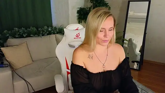 Charming Daphny online show from December 12, 10:34 am