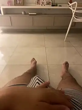 Juanes432 online show from February 16, 4:41 am