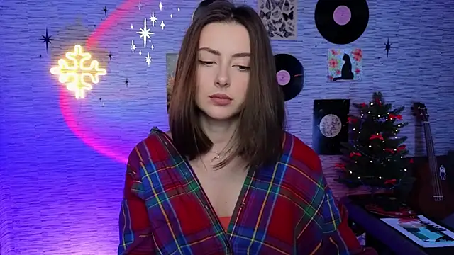 Snapshot of GloriaElmer chatting on December 16, 2:05 pm GloriaElmer online show from December 16, 2:05 pm