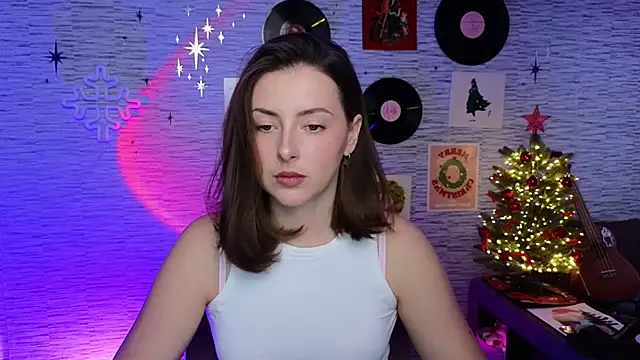 Snapshot of GloriaElmer chatting on January 10, 12:47 pm GloriaElmer online show from January 10, 12:47 pm