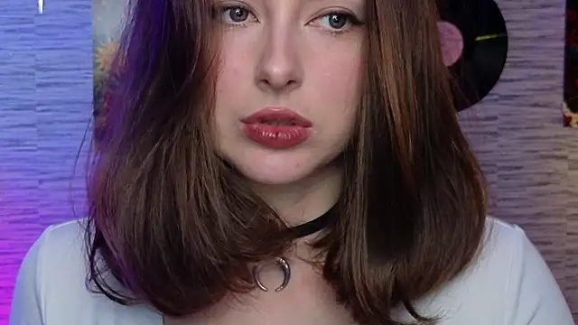 Snapshot of GloriaElmer chatting on January 23, 11:26 am GloriaElmer online show from January 23, 11:26 am