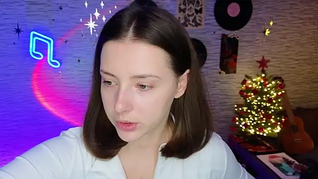 Snapshot of GloriaElmer chatting on January 28, 8:36 am GloriaElmer online show from January 28, 8:36 am