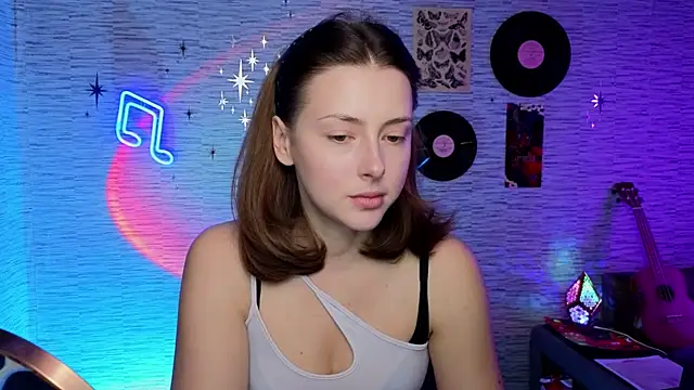 Snapshot of GloriaElmer chatting on February 21, 7:45 am GloriaElmer online show from February 21, 7:45 am