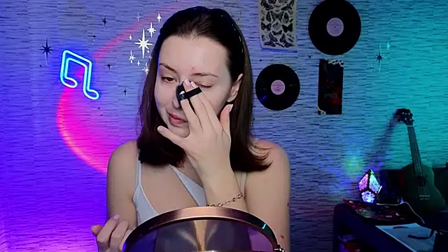 Snapshot of GloriaElmer chatting on February 28, 6:10 am GloriaElmer online show from February 28, 6:10 am